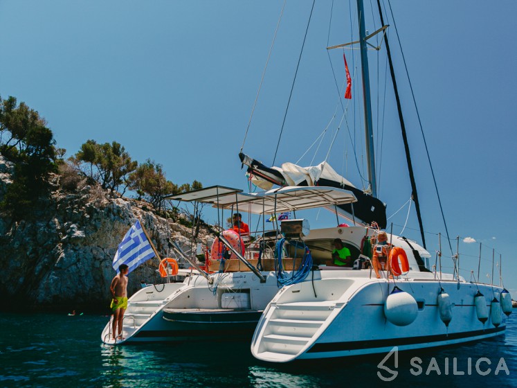 Lagoon 380 - Yacht Charter Sailica