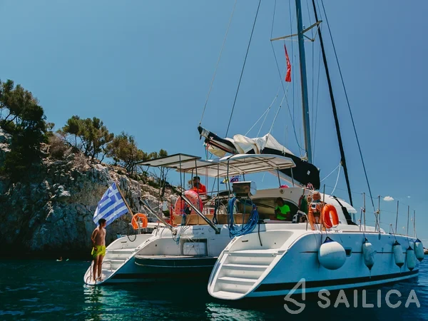 Lagoon 380 - Yacht Charter Sailica