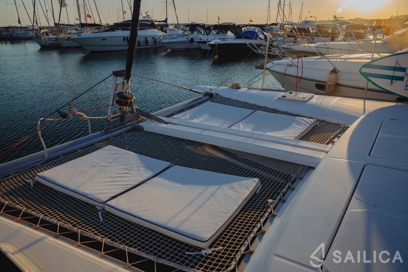 Lagoon 380 - Yacht Charter Sailica