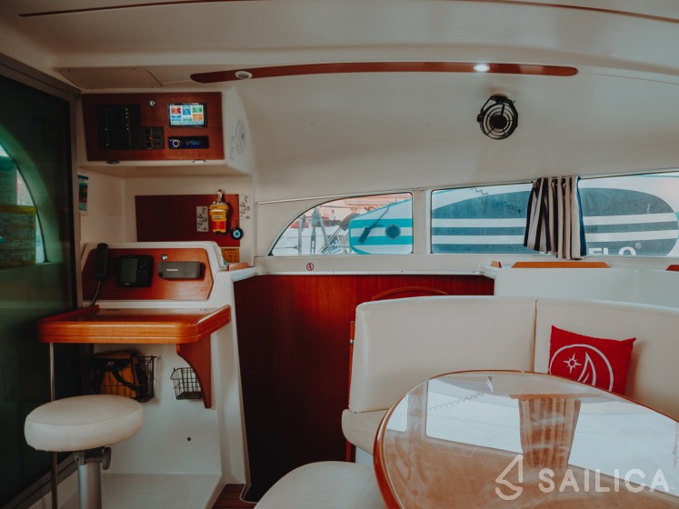 Lagoon 380 - Yacht Charter Sailica