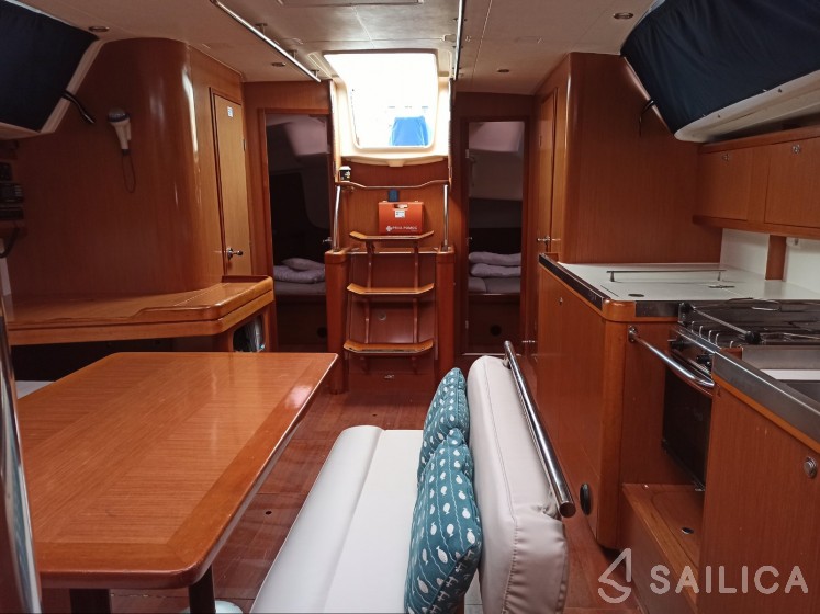 Oceanis 46 - Yacht Charter Sailica