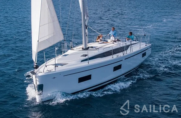 Bavaria C42 - Yacht Charter Sailica