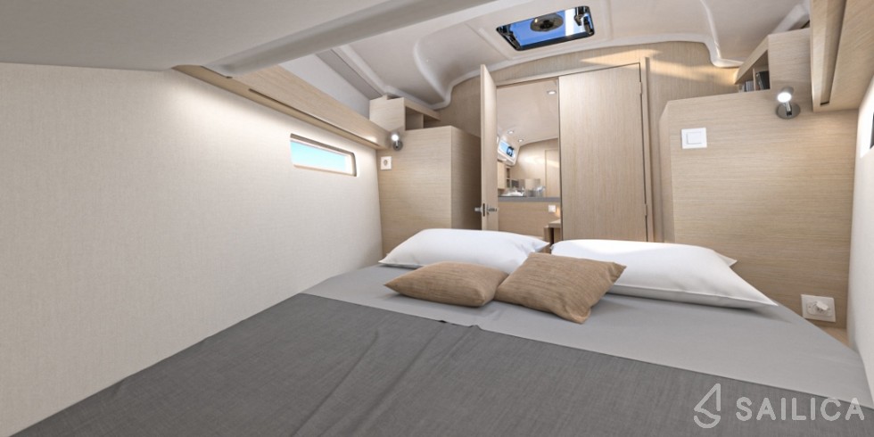 Oceanis 34.1 - Yacht Charter Sailica