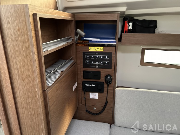 Oceanis 34.1 - Yacht Charter Sailica