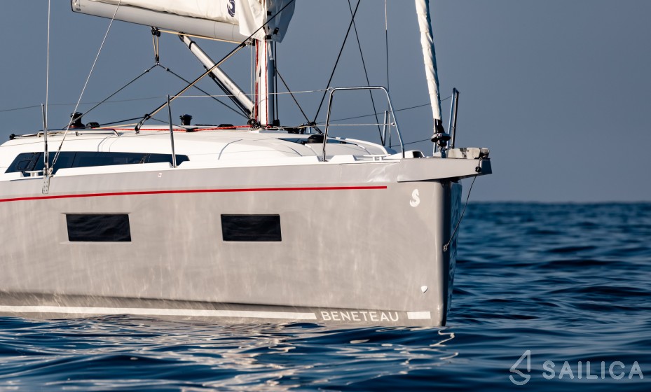 Oceanis 34.1 - Yacht Charter Sailica