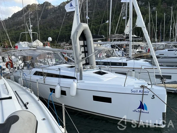 Oceanis 34.1 - Yacht Charter Sailica