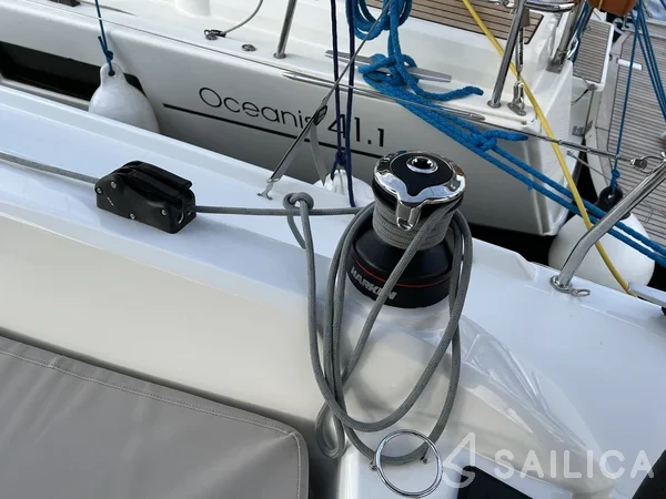 Oceanis 34.1 - Yacht Charter Sailica