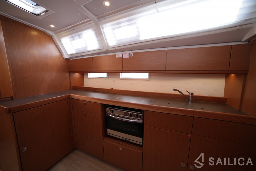 Bavaria 46 Cruiser - Yacht Charter Sailica