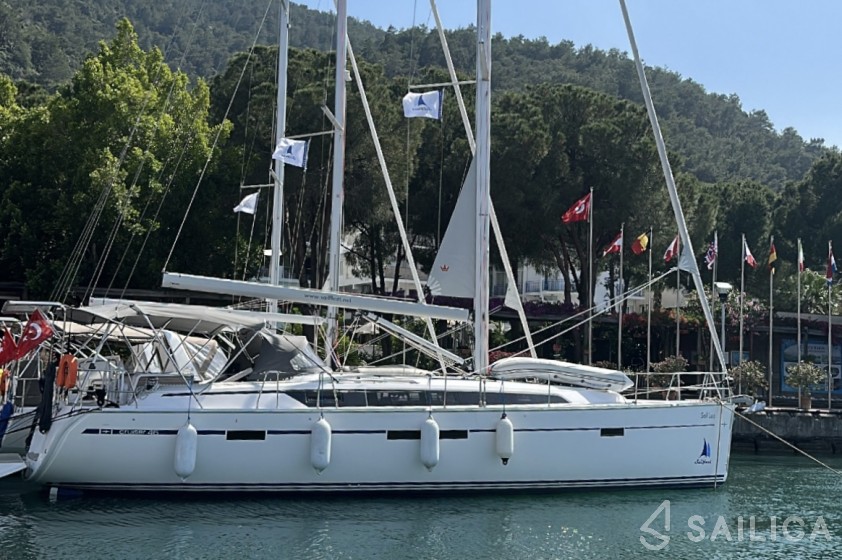 Bavaria 46 Cruiser - Yacht Charter Sailica