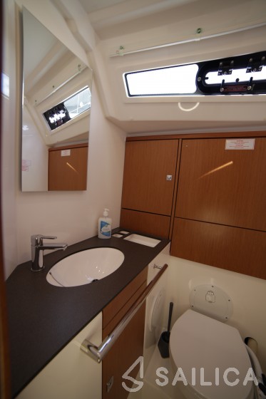 Bavaria 46 Cruiser - Yacht Charter Sailica