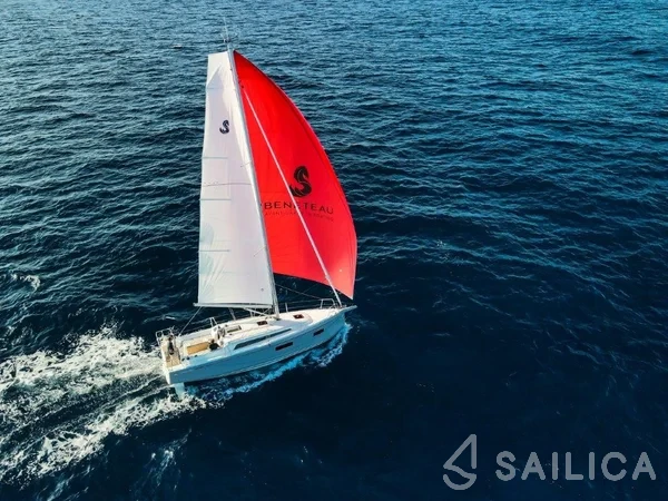 Oceanis 34.1 - Yacht Charter Sailica