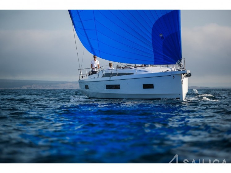 Oceanis 40.1 - Yacht Charter Sailica