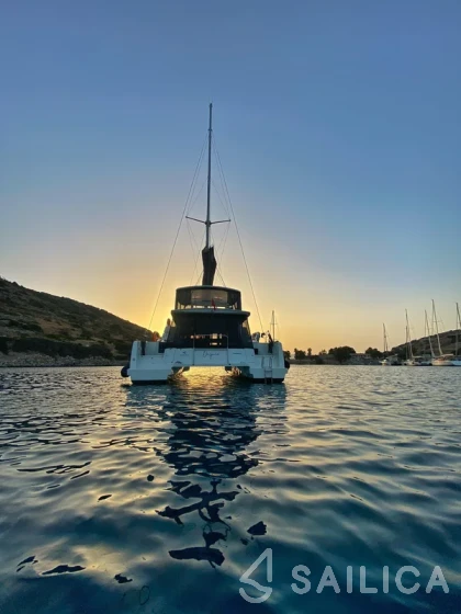 Bali 4.6 - Yacht Charter Sailica