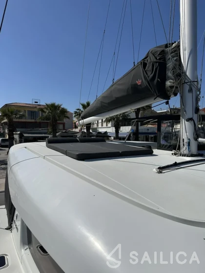 Lagoon 42 - Yacht Charter Sailica