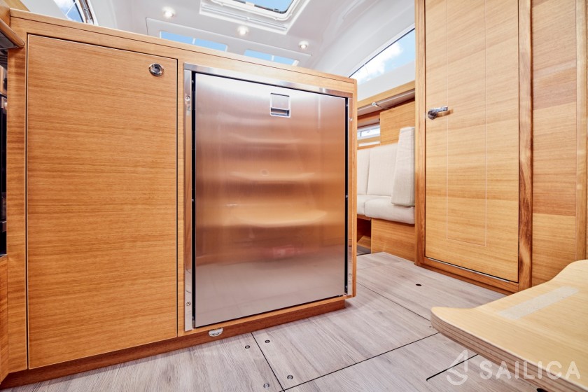 Elan Impression 40.1 - Yacht Charter Sailica