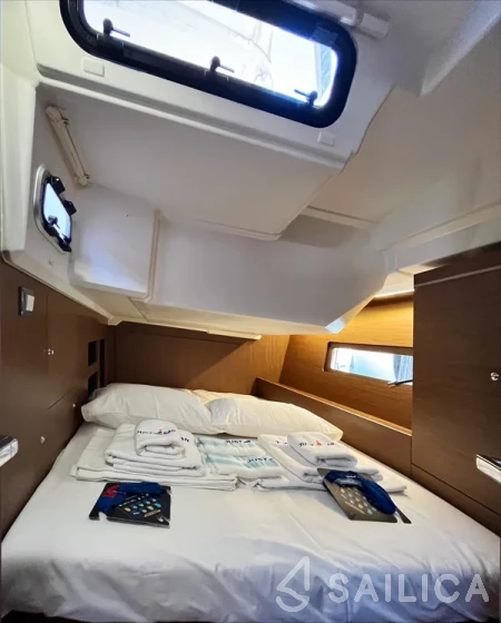 Oceanis 46.1 - Yacht Charter Sailica