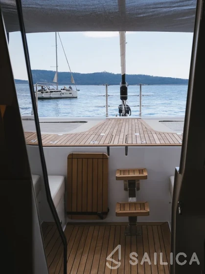 Sunreef 50 - Yacht Charter Sailica