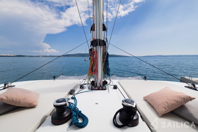 Sunreef 50 - Yacht Charter Sailica