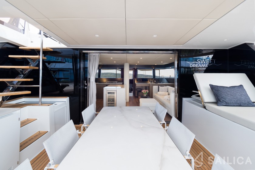 Sunreef 50 - Yacht Charter Sailica