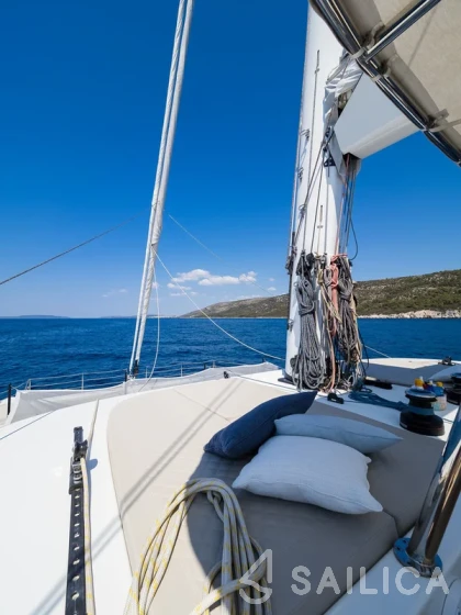 Sunreef 50 - Yacht Charter Sailica