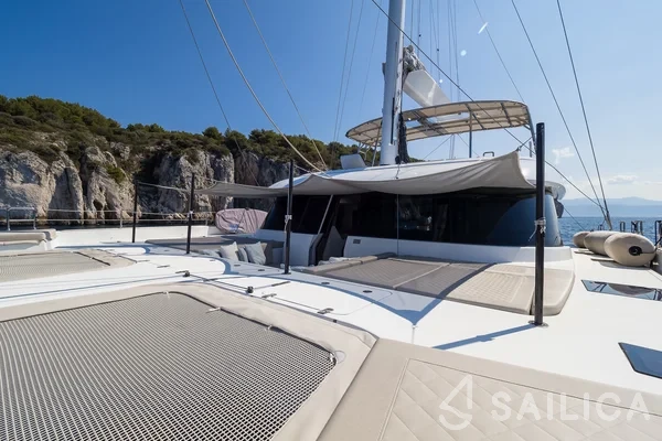 Sunreef 50 - Yacht Charter Sailica