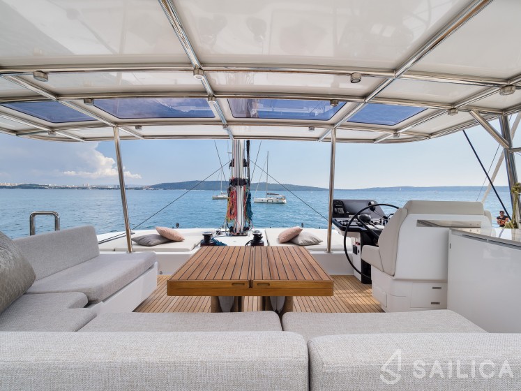 Sunreef 50 - Yacht Charter Sailica