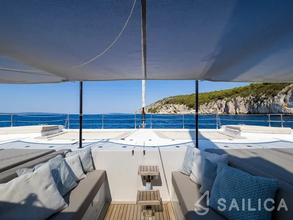 Sunreef 50 - Yacht Charter Sailica