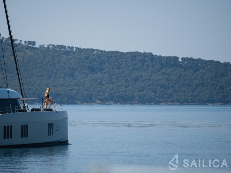 Sunreef 50 - Yacht Charter Sailica