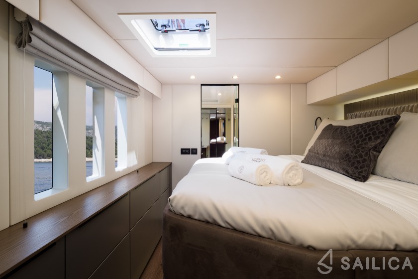 Sunreef 50 - Yacht Charter Sailica