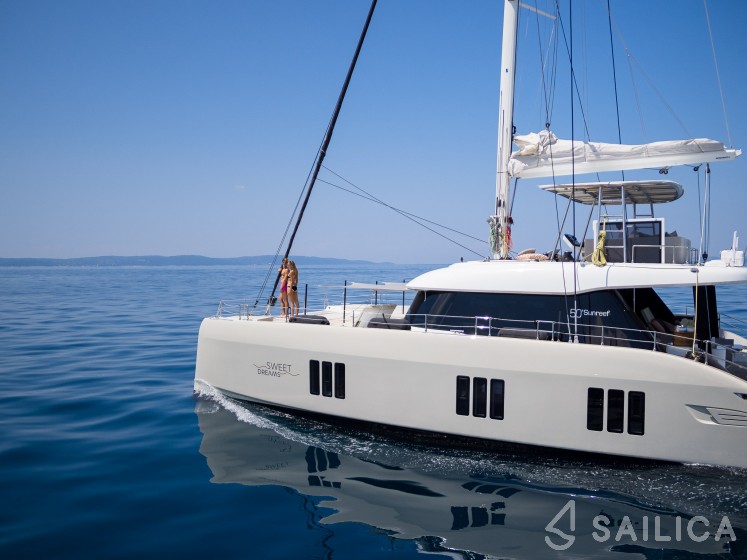 Sunreef 50 - Yacht Charter Sailica