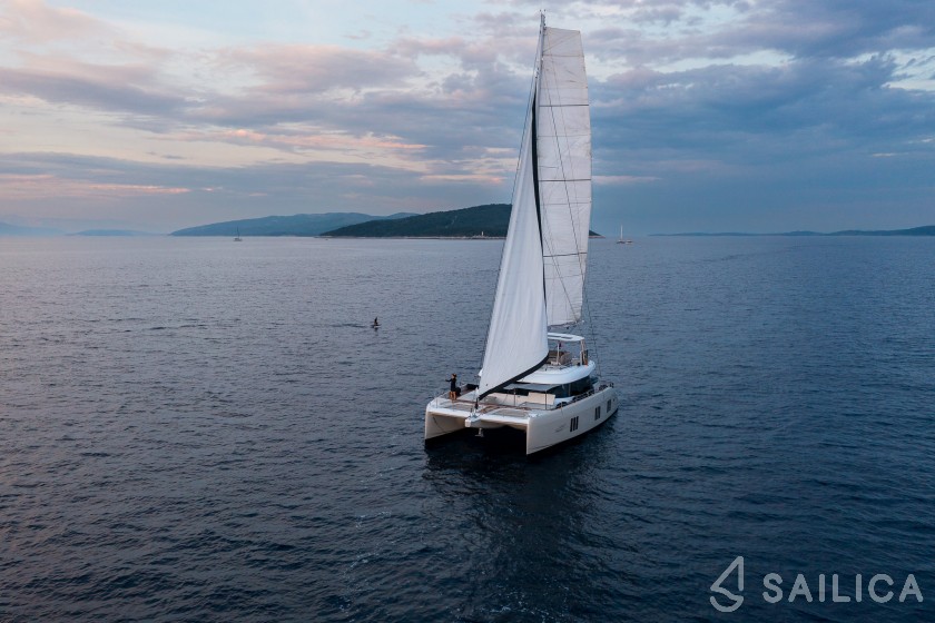 Sunreef 50 - Yacht Charter Sailica