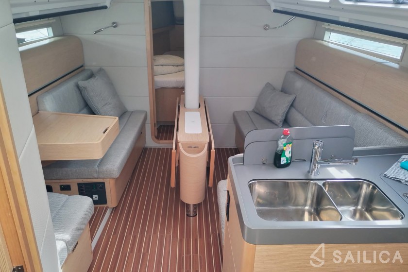Dehler 38 SQ - Yacht Charter Sailica