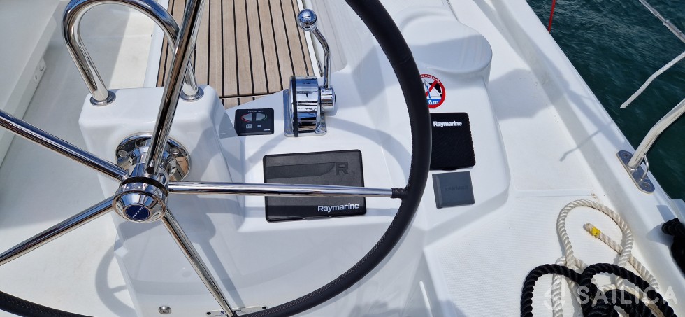 Oceanis 40.1 - Yacht Charter Sailica