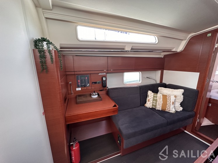 Hanse 388 - Yacht Charter Sailica