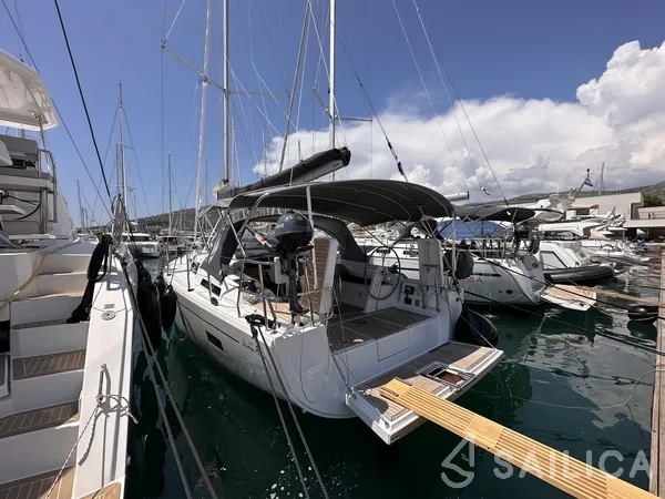 Hanse 388 - Yacht Charter Sailica