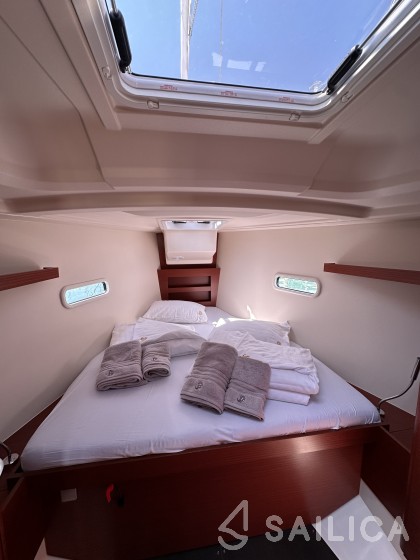 Hanse 388 - Yacht Charter Sailica