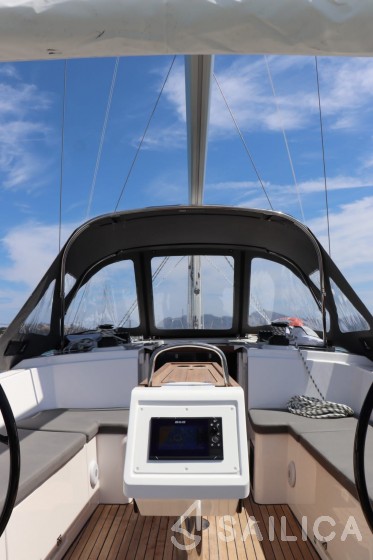 Bavaria 38 Cruiser - Yacht Charter Sailica