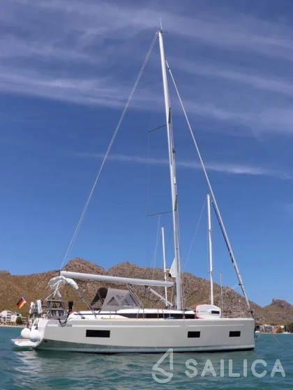 Bavaria 38 Cruiser - Yacht Charter Sailica