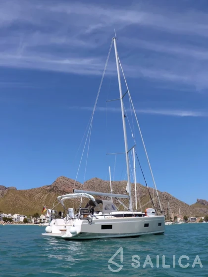 Bavaria 38 Cruiser - Yacht Charter Sailica