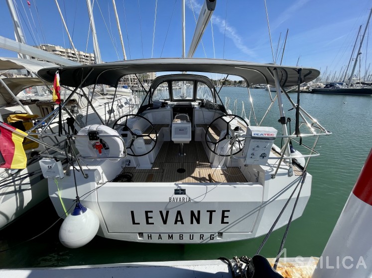 Bavaria 38 Cruiser - Yacht Charter Sailica