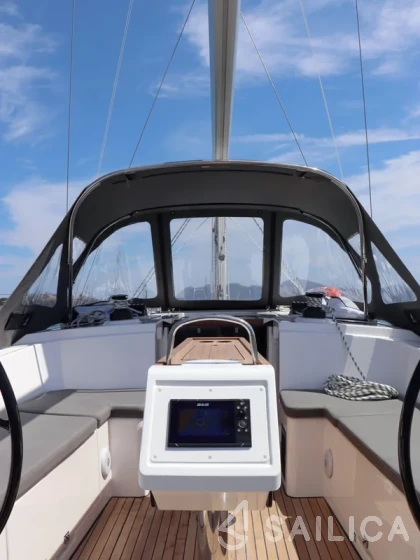 Bavaria 38 Cruiser - Yacht Charter Sailica