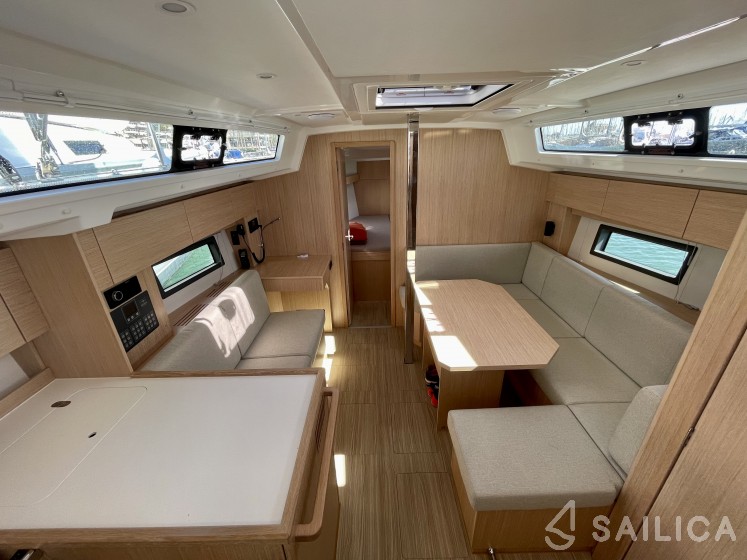 Bavaria 38 Cruiser - Yacht Charter Sailica