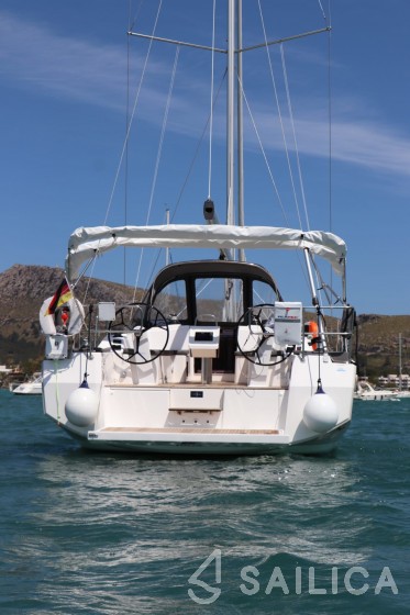 Bavaria 38 Cruiser - Yacht Charter Sailica