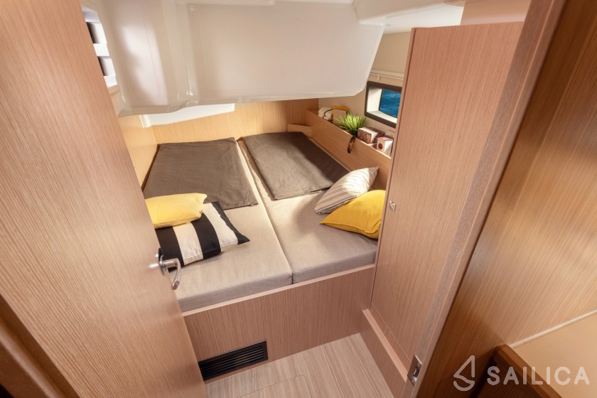 Bavaria 38 Cruiser - Yacht Charter Sailica