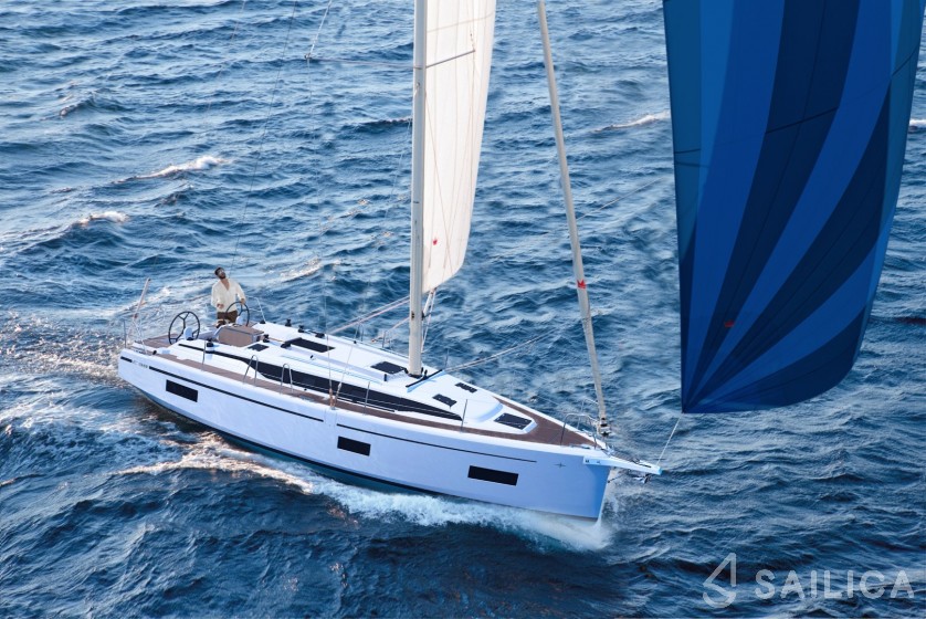 Bavaria 38 Cruiser - Yacht Charter Sailica