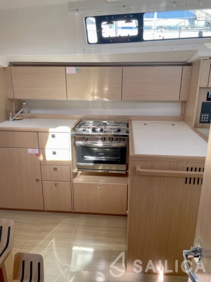 Bavaria 38 Cruiser - Yacht Charter Sailica