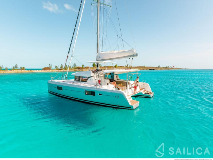 Lagoon 42 - Yacht Charter Sailica