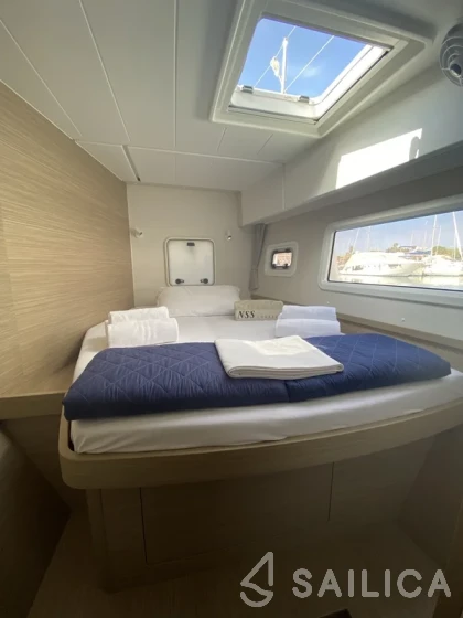 Lagoon 42 - Yacht Charter Sailica