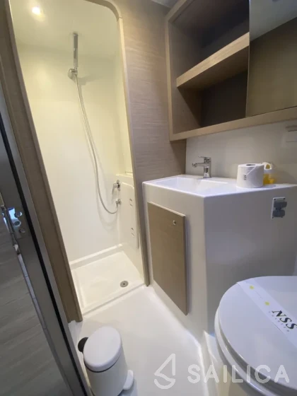 Lagoon 42 - Yacht Charter Sailica