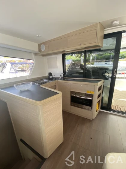 Lagoon 42 - Yacht Charter Sailica